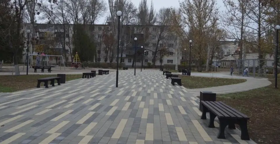 Сквер «Интернациональный». Армянск · Администрация города